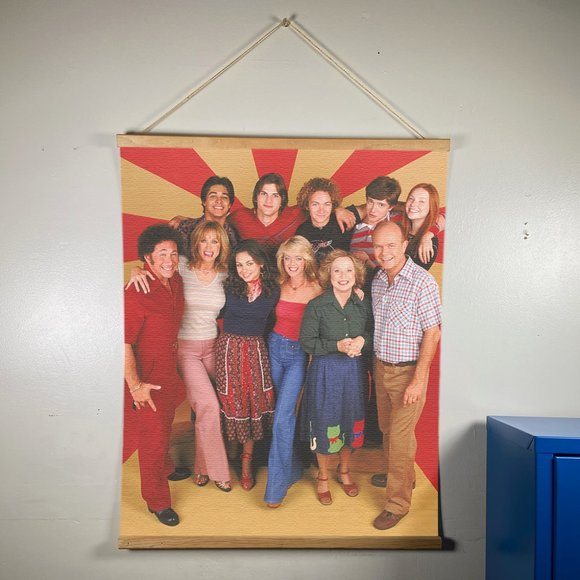 That 70s Show Canvas Wooden Gold Hanger 24”x17.5” - Picture 1 of 4